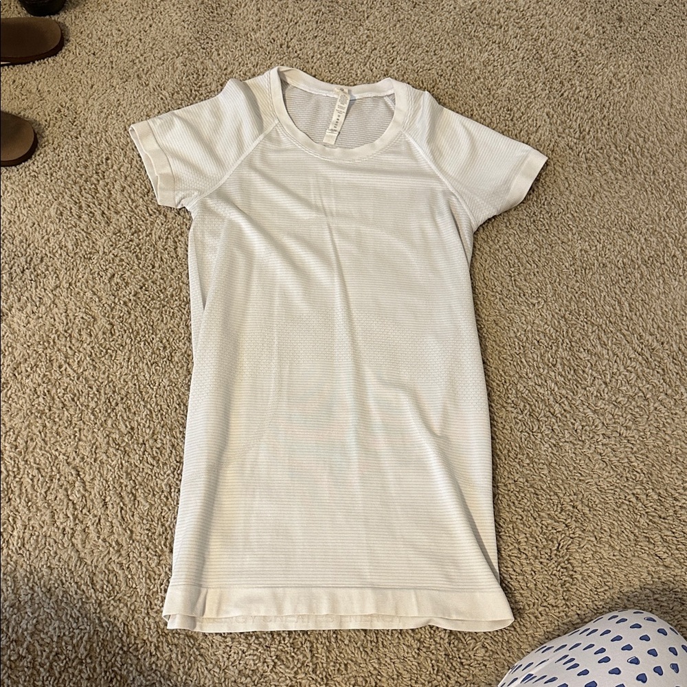 White lululemon swiftly tech size 4